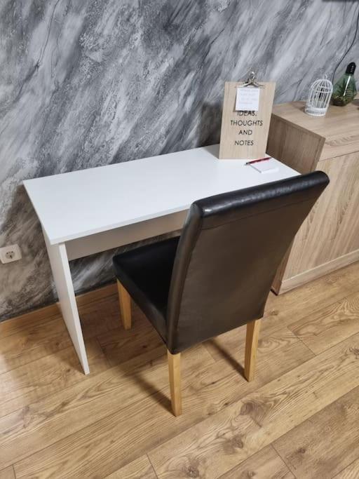 Studio Apartman Bojana 34M2,Free Wifi,Parking Sisak Buitenkant foto